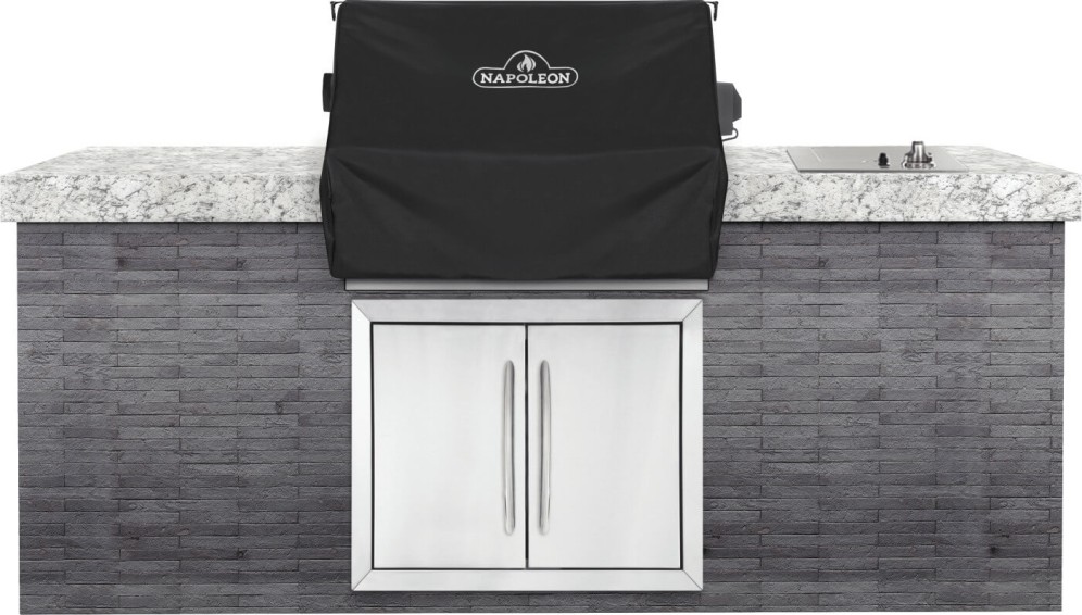 Housse pour BBQ encastré Prestige 500 Napoléon photographiée sur fond neutre avec mise au point sur les sangles et ventilation